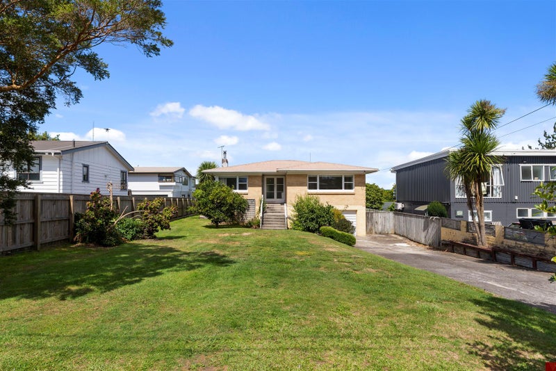 11 Grand Vue Road, Kawaha Point, Rotorua - Carousel 21