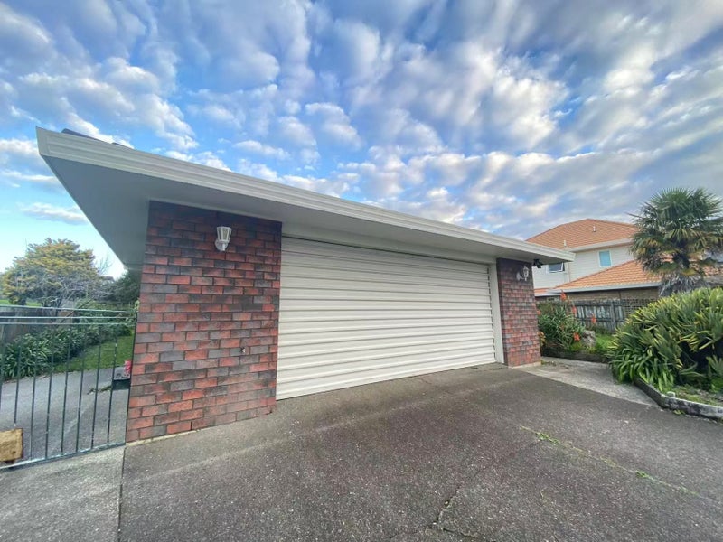 36 Meadowland Drive, Somerville, Auckland - Carousel 1