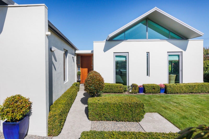 16 Royal Oak Drive, Kelvin Grove, Palmerston North - Carousel 2
