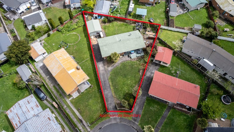 10 Marion Place, Deanwell, Hamilton - Carousel 2