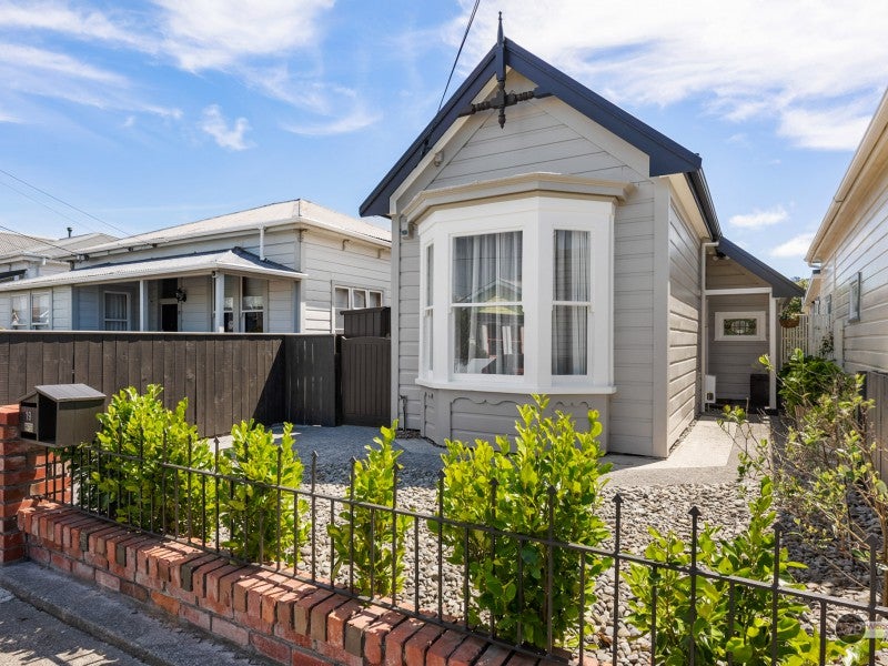 19 Beach Street, Petone, Lower Hutt - Carousel 19