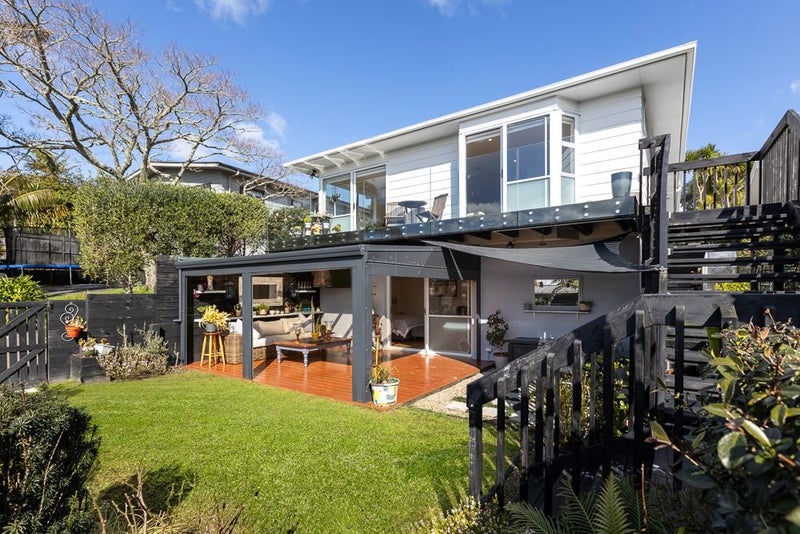 1/4 Holt Avenue, Torbay, Auckland - Carousel 18