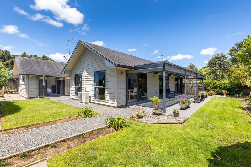 13 Ainslee Street, Highlands Park, New Plymouth - Carousel 2