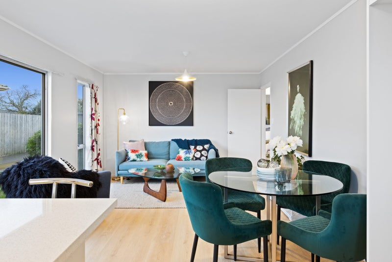 2/6 Bingara Place, Favona, Auckland - Carousel 1