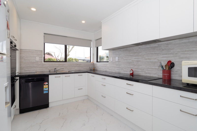 26 Nursery Drive, Tinwald, Ashburton - Carousel 2