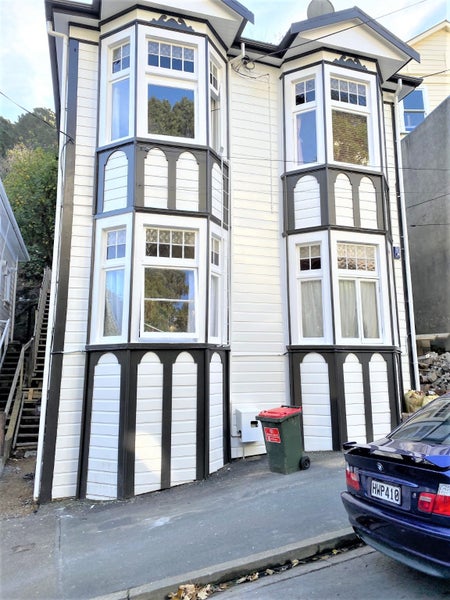 17 Adams Terrace, Aro Valley, Wellington - Carousel 1