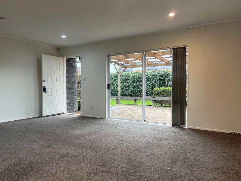 34A HEATHRIDGE PL, Burswood, Auckland - Carousel 2