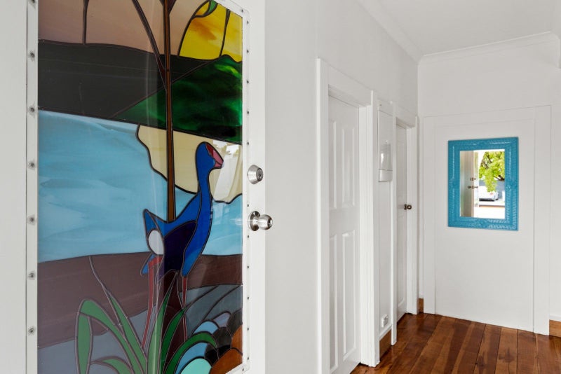 905 Willowpark Road North, Mayfair, Hastings - Carousel 2