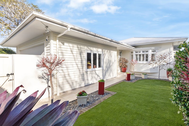 11 William Avenue, Greenlane, Auckland - Carousel 1