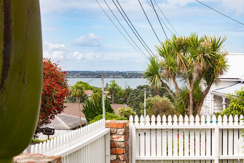 16 Matiere Road, Onehunga, Auckland - Carousel 21