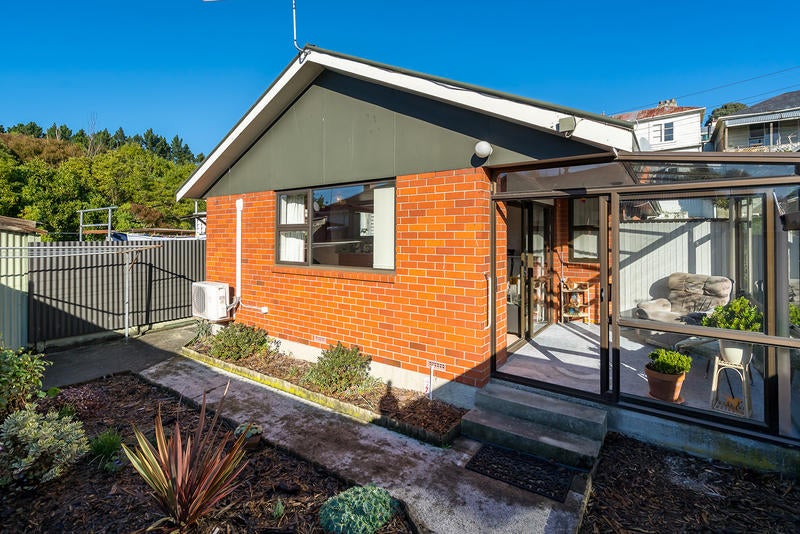 8 Phillips Street, Kensington, Dunedin - Carousel 1