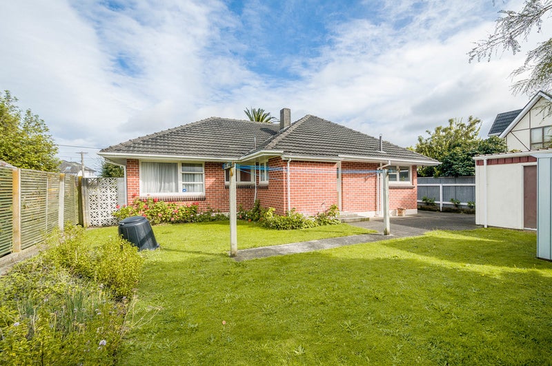 9 Saulbrey Grove, Woburn, Lower Hutt - Carousel 17