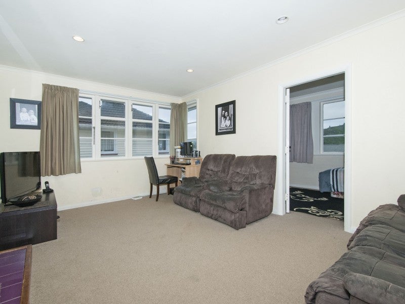 27 Hay Street, Naenae, Lower Hutt - Carousel 17