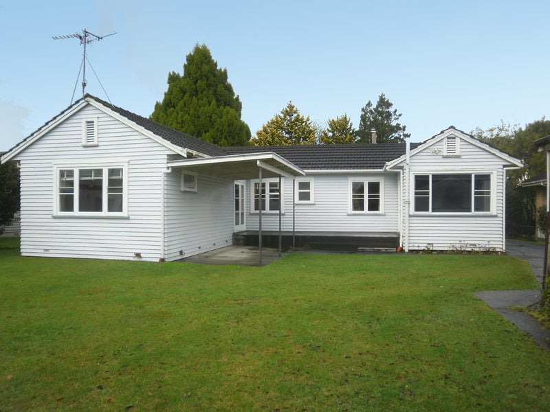 8 Bolmuir Road, Forest Lake, Hamilton - Carousel 2