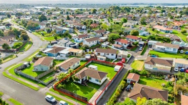 4 Blackgate Place, Weymouth, Auckland - Carousel 1