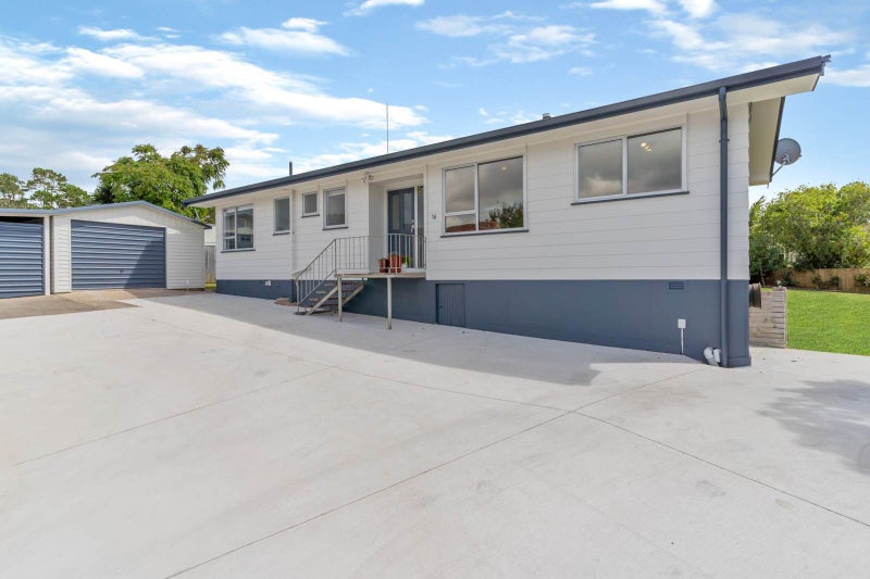 16 Pipitea Place, Massey, Auckland - Carousel 1