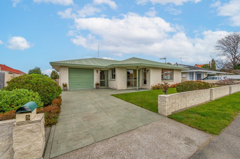 5 Peddie Street, Taradale, Napier - Carousel 1