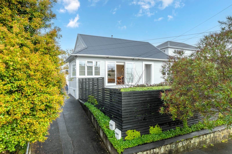 5 Kanuka Street, Point Chevalier, Auckland - Carousel 1
