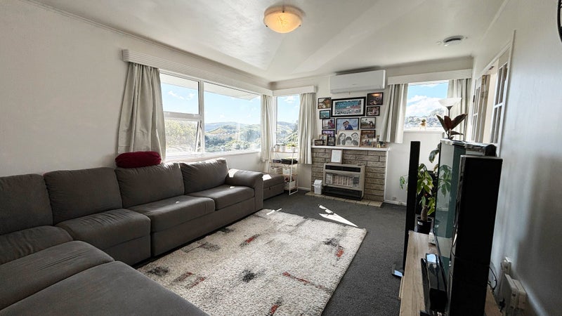 32 Mark Avenue, Paparangi, Wellington - Carousel 2