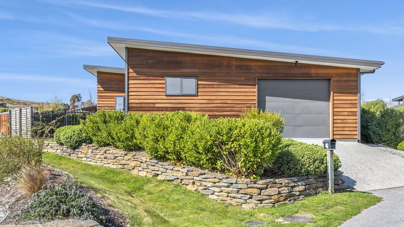 4 Kahu Close, Wanaka - Carousel 1