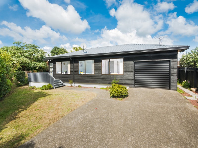 19B Booker Place, Weymouth, Auckland - Carousel 1
