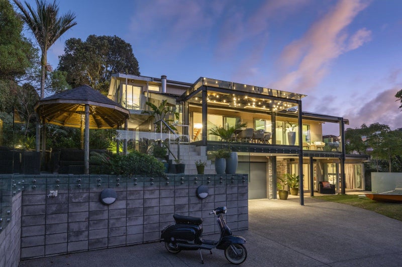 8 Bluff Terrace, Hillsborough, Auckland - Carousel 33