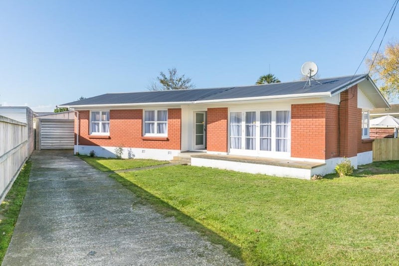 46 Nevada Road, Silverdale, Hamilton - Carousel 1
