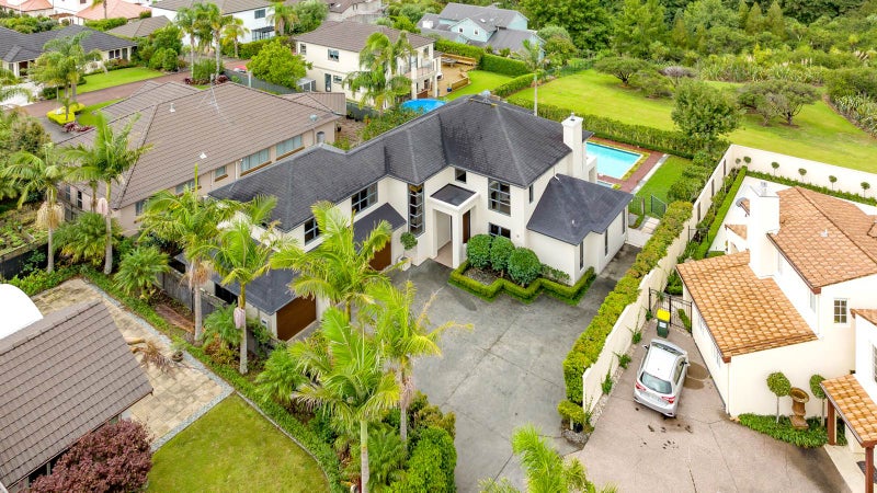 17 English Oak Drive, Schnapper Rock, Auckland - Carousel 1