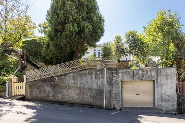 26 Coote Road, Bluff Hill, Napier - Carousel 27