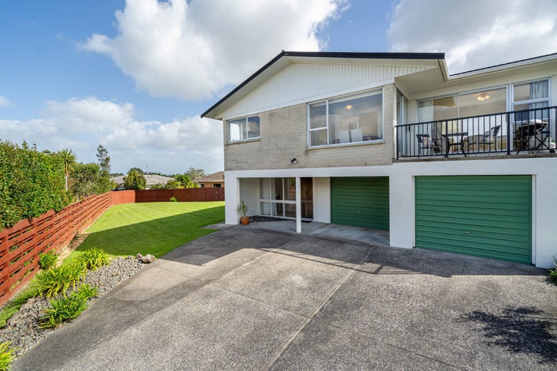 26 Chatswood Grove, Chatswood, Auckland - Carousel 1