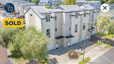 2 Verdale Circle, Glen Eden, Auckland - Carousel 1