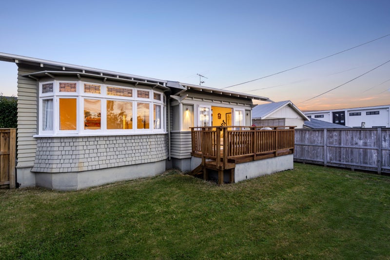 1/10 Corrella Road, Belmont, Auckland - Carousel 1