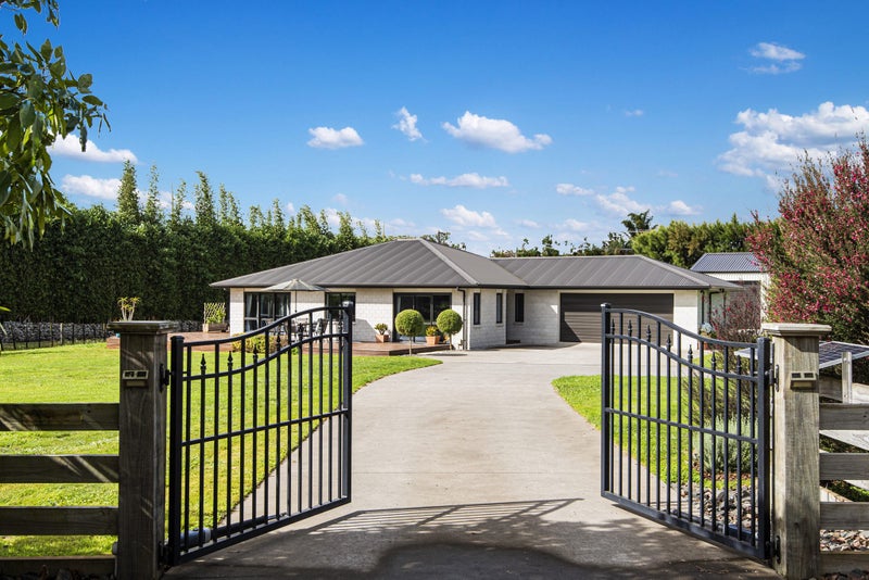 20 Brenda Gardner Way, Whangarei - Carousel 1