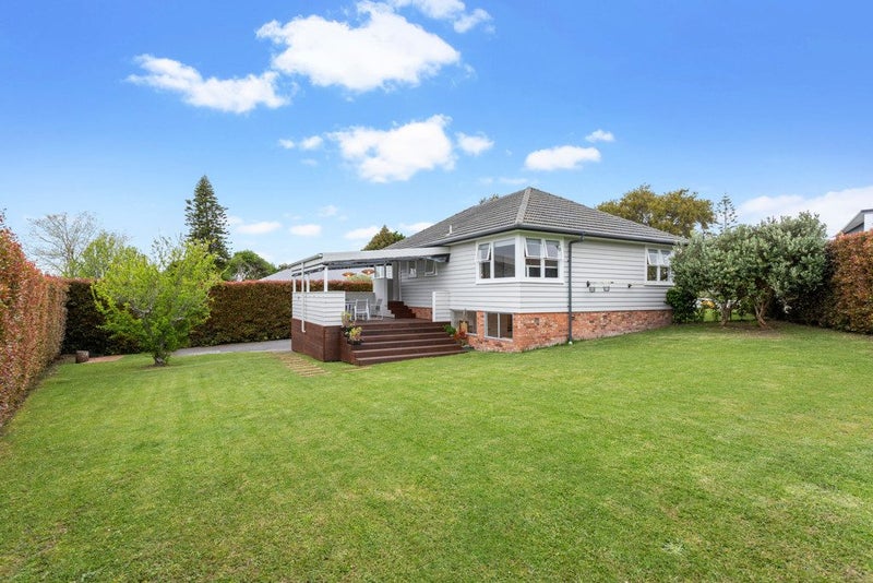 4 Maunder Place, New Lynn, Auckland - Carousel 2