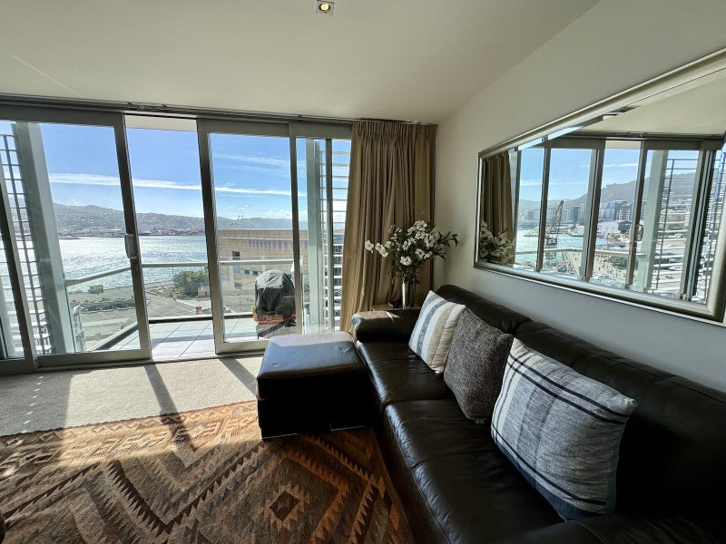 8E/42 Cable Street, Te Aro, Wellington - Carousel 2