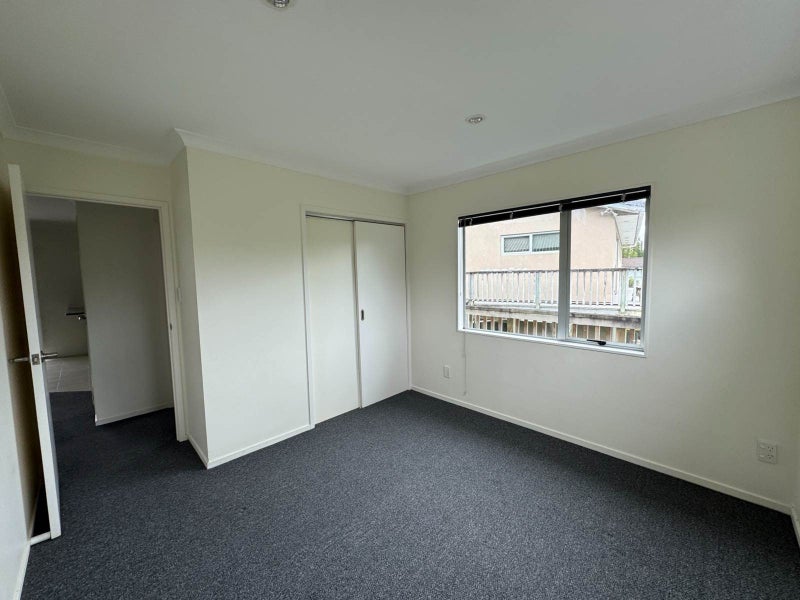 12 Cedar Heights Avenue, Massey, Auckland - Carousel 8