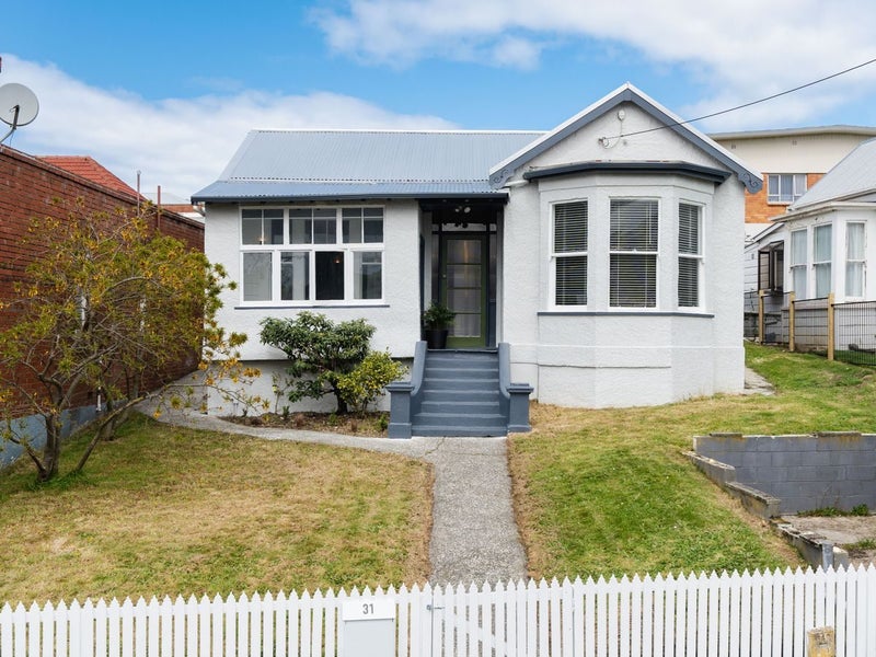 31 Meadow Street, Mornington, Dunedin - Carousel 1