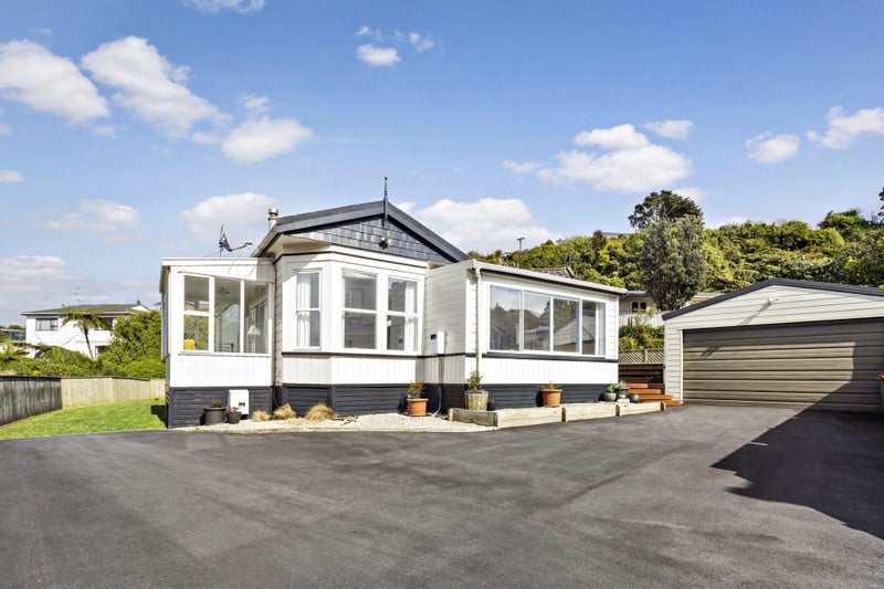 72 Salford Street, Newlands, Wellington - Carousel 1
