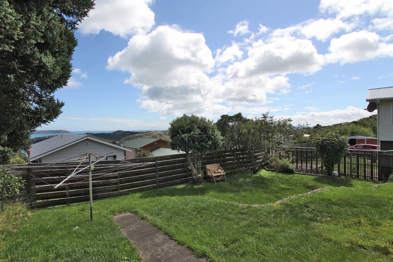 17 Limerick Grove, Ascot Park, Porirua - Carousel 20