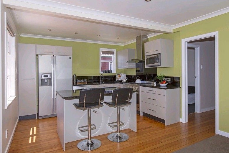 15 Avery Grove, Boulcott, Lower Hutt - Carousel 2