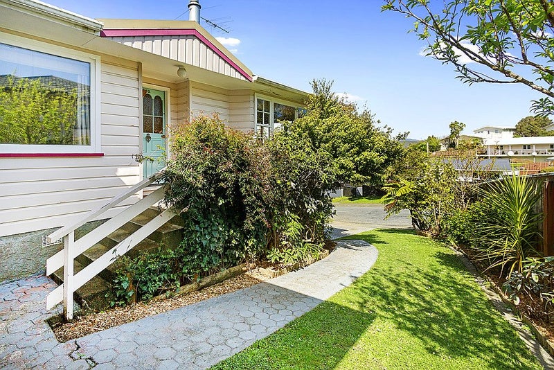 32 Redvers Drive, Belmont, Lower Hutt - Carousel 1
