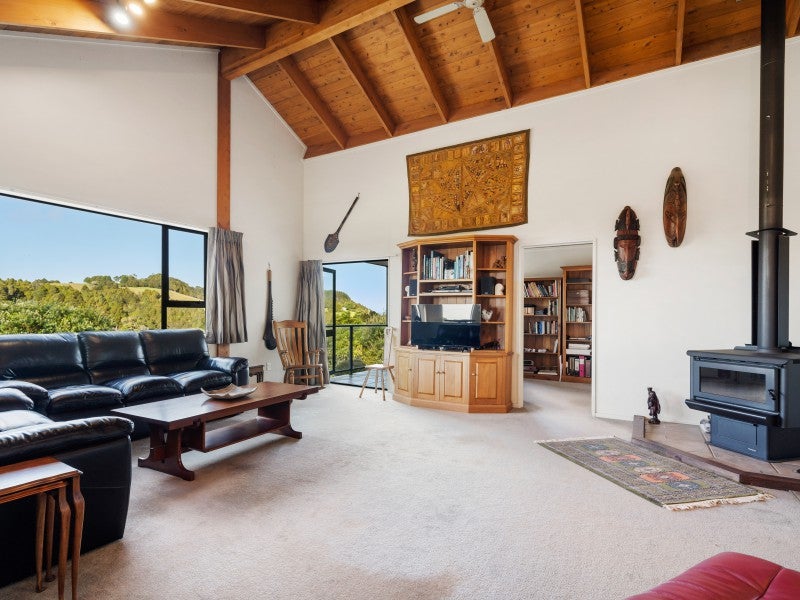 551 Owhiwa Road, Onerahi - Carousel 1