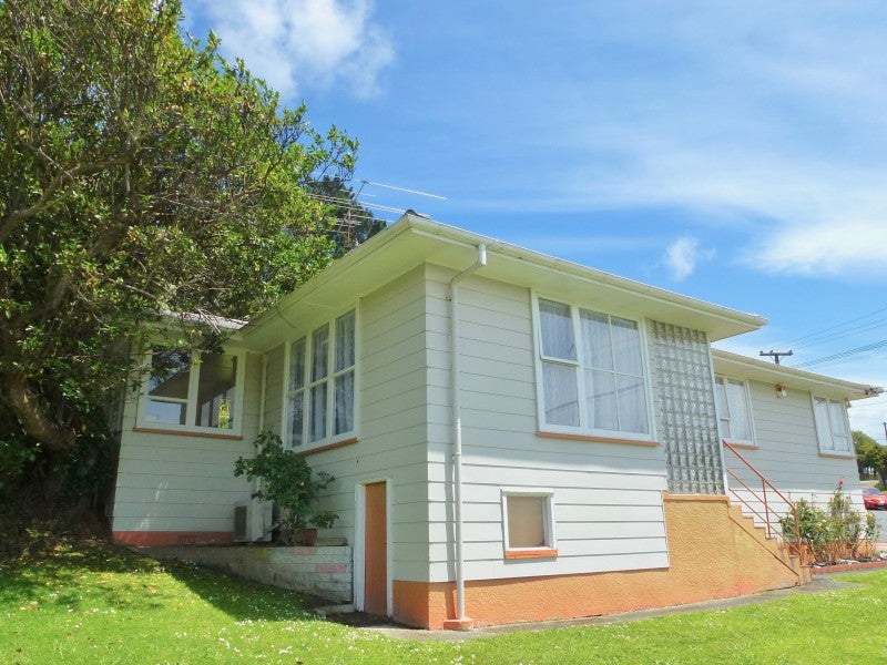 150 Sievers Grove, Cannons Creek, Porirua - Carousel 2