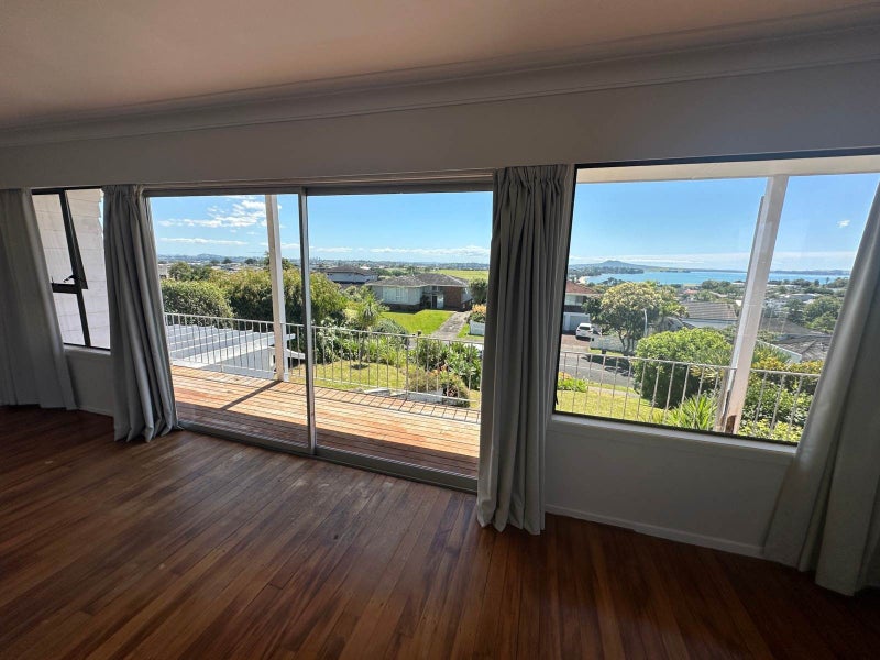12 Copperfield Terrace, Mellons Bay, Auckland - Carousel 11
