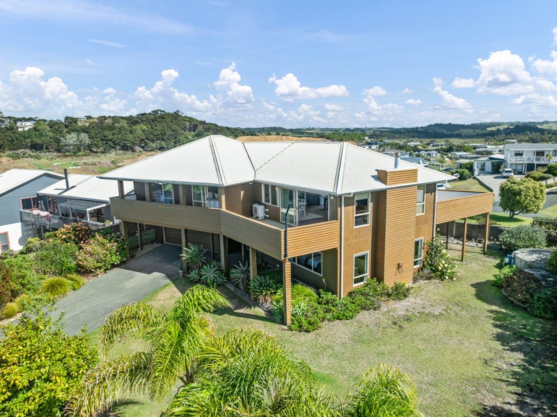 3 Driftwood Place, Mangawhai Heads, Mangawhai - Carousel 2