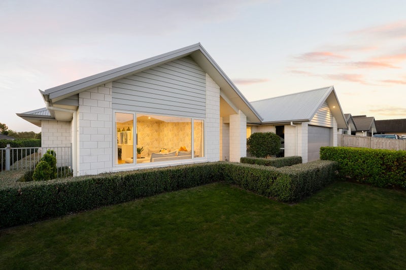 46 Helen June Avenue, Flagstaff, Hamilton - Carousel 2