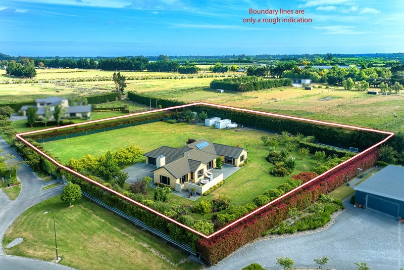 14 Devine Drive, Christchurch - Carousel 1