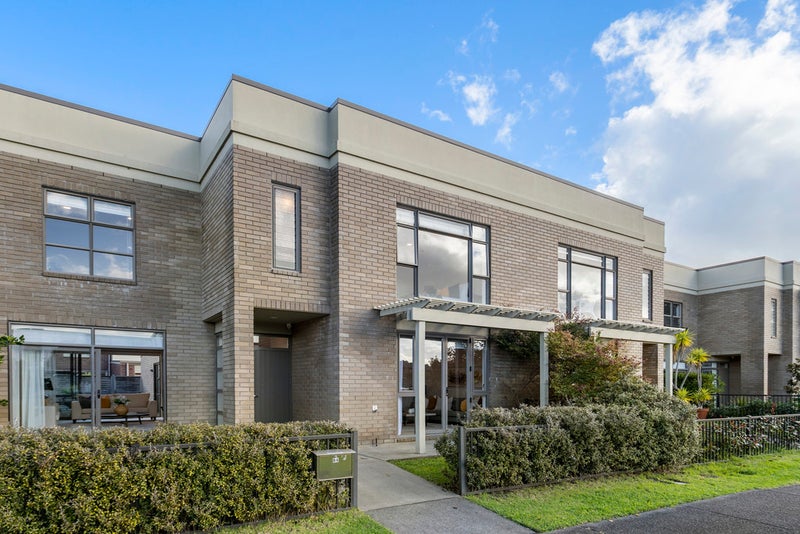 84 Tihi Street, Stonefields, Auckland - Carousel 1