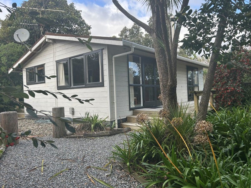 36 William Street, Waikanae Beach, Waikanae - Carousel 1