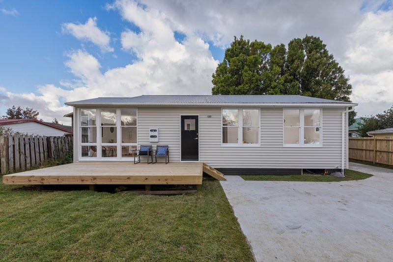 37A Cobham Crescent, Kelston, Auckland - Carousel 1